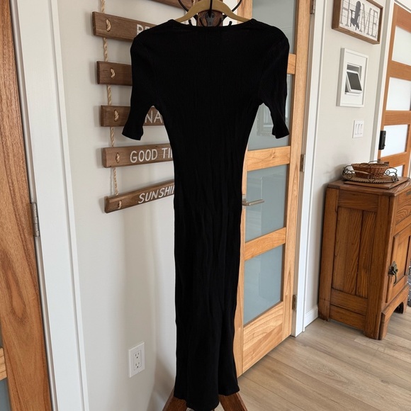 Princess Polly 100% Cotton Black Ribbed Body-con Button V-neck‎ Maxi Dress 6 EUC - Picture 7 of 10